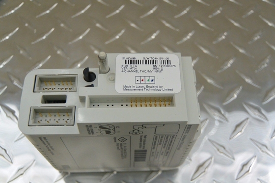 Os MÓDULOS 4-CHANNEL THC/MV do I/O de EMERSON 8105-TI-TC ENTRARAM o original novo de 100%