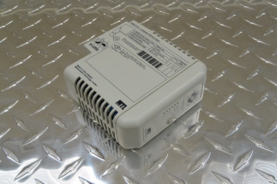 Os MÓDULOS 4-CHANNEL THC/MV do I/O de EMERSON 8105-TI-TC ENTRARAM o original novo de 100%