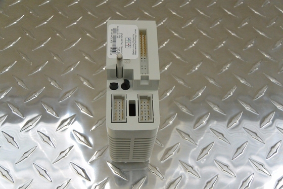 Os MÓDULOS 4-CHANNEL THC/MV do I/O de EMERSON 8105-TI-TC ENTRARAM o original novo de 100%