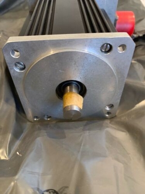 EMERSON SERVO MOTOR CMC BLM3007-ROOT-120D MOTION CONTROL NUEVO e original.