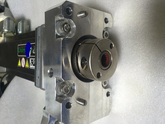 070UDD200XBCRA078140-SHPA o original novo, preto é cor principal, técnicas de controle Emerson Unimotor Servo Motor.