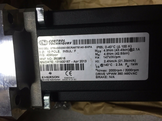 070UDD200XBCRA078140-SHPA o original novo, preto é cor principal, técnicas de controle Emerson Unimotor Servo Motor.