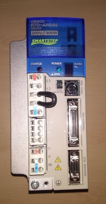 Motorista servo 5.5amp da C.A. de Omron R7D-AP04H 1 saída 50/60hz da fase 200-230vac
