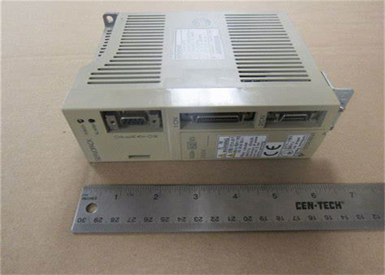 Yaskawa SGDA-A3VS AC SERVO AMPLIFICADOR 200-230V Opcional CE 1.3/0.42A 30W