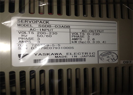 Yaskawa SGDB-03ADG AC SERVO AMPLIFICADOR 200-230V 3A 0,3KW 3 FASE