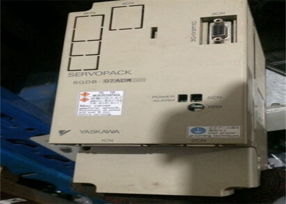 Yaskawa SGDB-07ADM AC SERVO AMPLIFICADOR 200V 0,7KW Torque Velocidade Posição Controle
