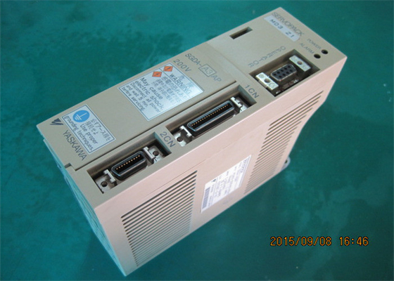 Yaskawa SGDA-A3AP AC SERVO AMPLIFICADOR 200-230V 1.3/0.42A 30W Controle de Posição (Entrada Digital)