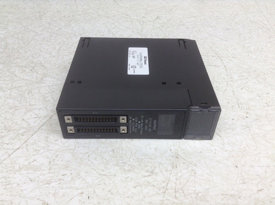 GE FANUC SERIES 90-30 PLC Digital I/O Module 125 VDC IC693MDL752