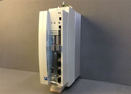 Lenze EVS9323-ETV004 SERVO CONTROLADOR SÉRIE 9300 400/480 VCA 1,5 KW (2 HP) TECNOLOGIA SERVO PLC