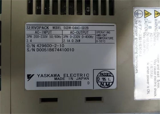 Yaskawa Nova Sgdm-04ac-Sd2b Ac Servo Drive 200w Na caixa original