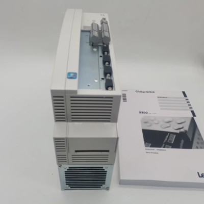 Lenze EVS9324-CIV003 SERVO CONTROLLER Série 9300 SERVO PLC COLD PLATE 3,0 kW