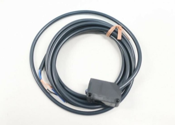 Omron E3Z-D62 02Z10M Photoelectric Switch Sensor 12 - 24 VDC 26,4 VDC 100 miliampères máximo máximo