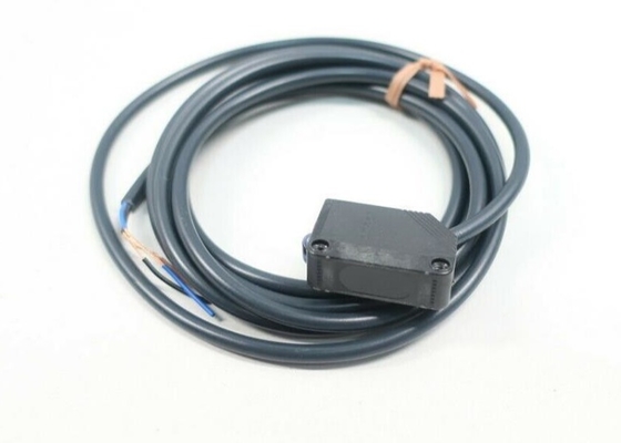 Omron E3Z-D62 02Z10M Photoelectric Switch Sensor 12 - 24 VDC 26,4 VDC 100 miliampères máximo máximo