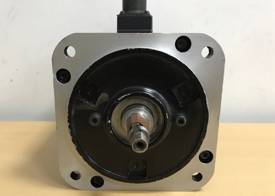 YASKAWA USAGED-03C22K   Servomotor AC 300 W 8192 PPR Encoder Incremental