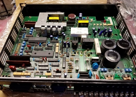 Yaskawa CACR-SR02-AD1-FR Novo equipamento de servo motor 200V Voltagem