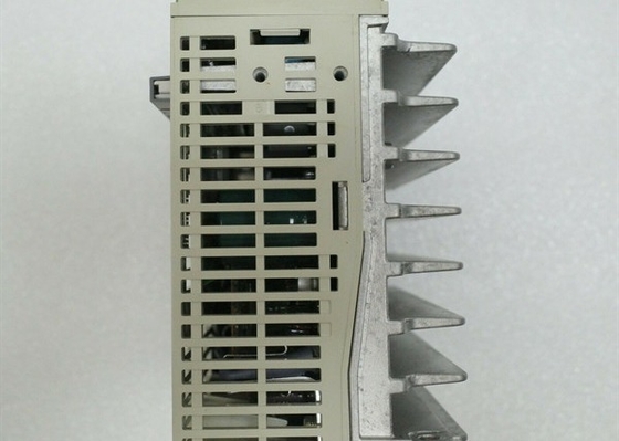 Servo Drive Industrial YASKAWA SGDH-04AE 200-230 VAC 50 / 60 Hz 30 Watts 55 Kw