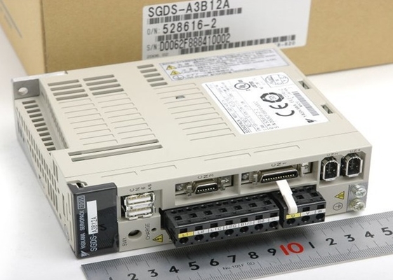Yaskawa 0,03W Servo Drives SGDS-A3B12A Nova caixa original
