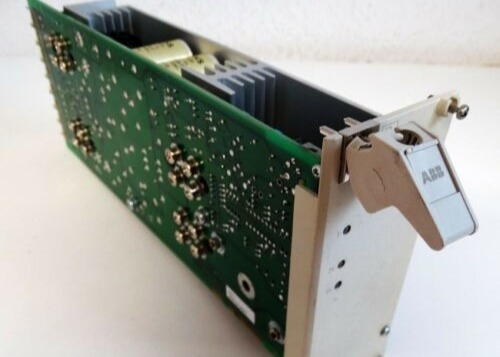 O MÓDULO 310 W MAX DO REGULADOR DO PODER DE ABB 3BSE000863R1 SR511 35 AMPÈRES 18-30 VDC ENTROU