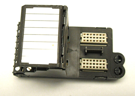 EMERSON KJ4001X1-CJ1 Bloco de Terminais de 32 Canais 30 VCC 1mm Pico 150Hz