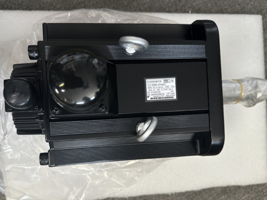 Yaskawa SGMG-44A2BAC Servomotor 4.4kW 1500/3000 RPM 200V Configuração padrão