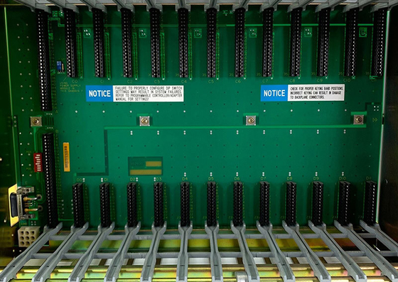 AB 1771-A3B1, chassi universal do I/O, 24 ampères, 12 entalhes