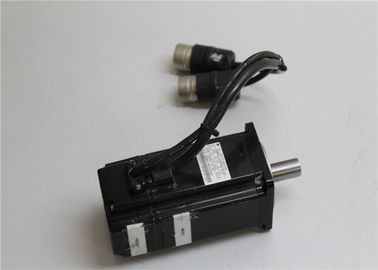 ONE NEW Yaskawa Electric  	Industrial   servo motor 2.8A   200V SGMAH-04AAA61D-OY
