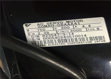 Yaskawa AC Industrial Servo Motor SGMAH-08AAA41 800W 200Volt  3000RPM