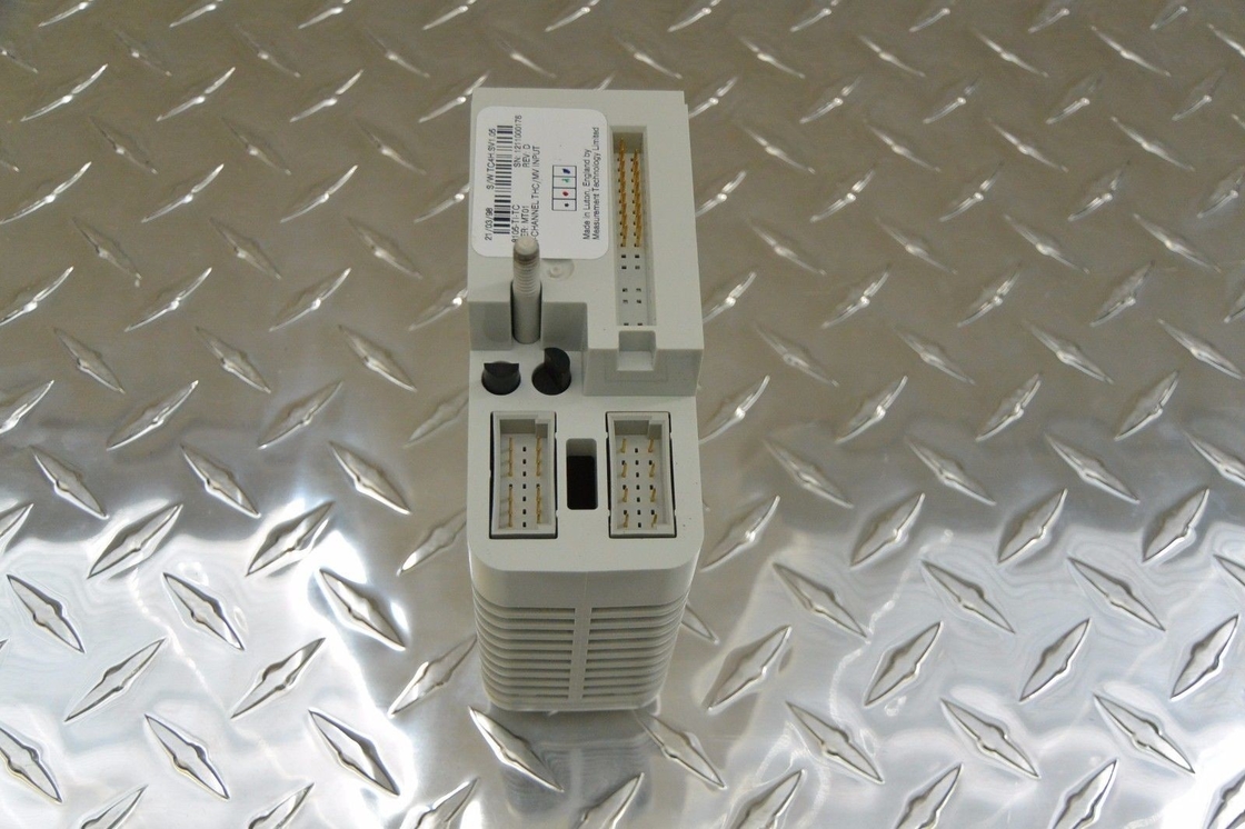 Os MÓDULOS 4-CHANNEL THC/MV do I/O de EMERSON 8105-TI-TC ENTRARAM o original novo de 100%