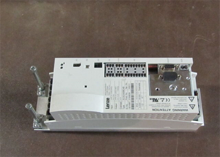 Lenze ECSCA008C4B SERVO DRIVE POTÊNCIA DE ENTRADA: 2/PE DC 0-565 V / 675 V 8 AMP
