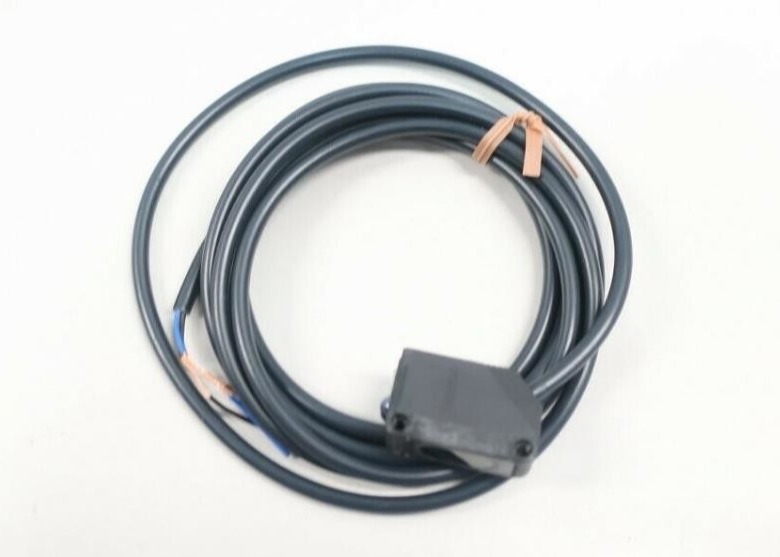Omron E3Z-D62 02Z10M Photoelectric Switch Sensor 12 - 24 VDC 26,4 VDC 100 miliampères máximo máximo