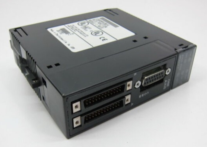 GE FANUC IC693APU301 Módulo de eixo único de 25 pinos Servo de 24 pinos Alta densidade de 25 pinos Tipo D
