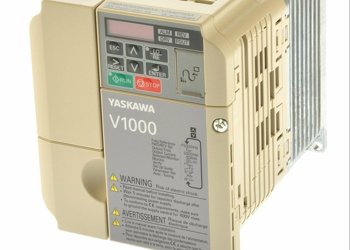 O motor do inversor de Yaskawa CIMR-VC4A0004BAA INPUT 4.3/3.2AMP